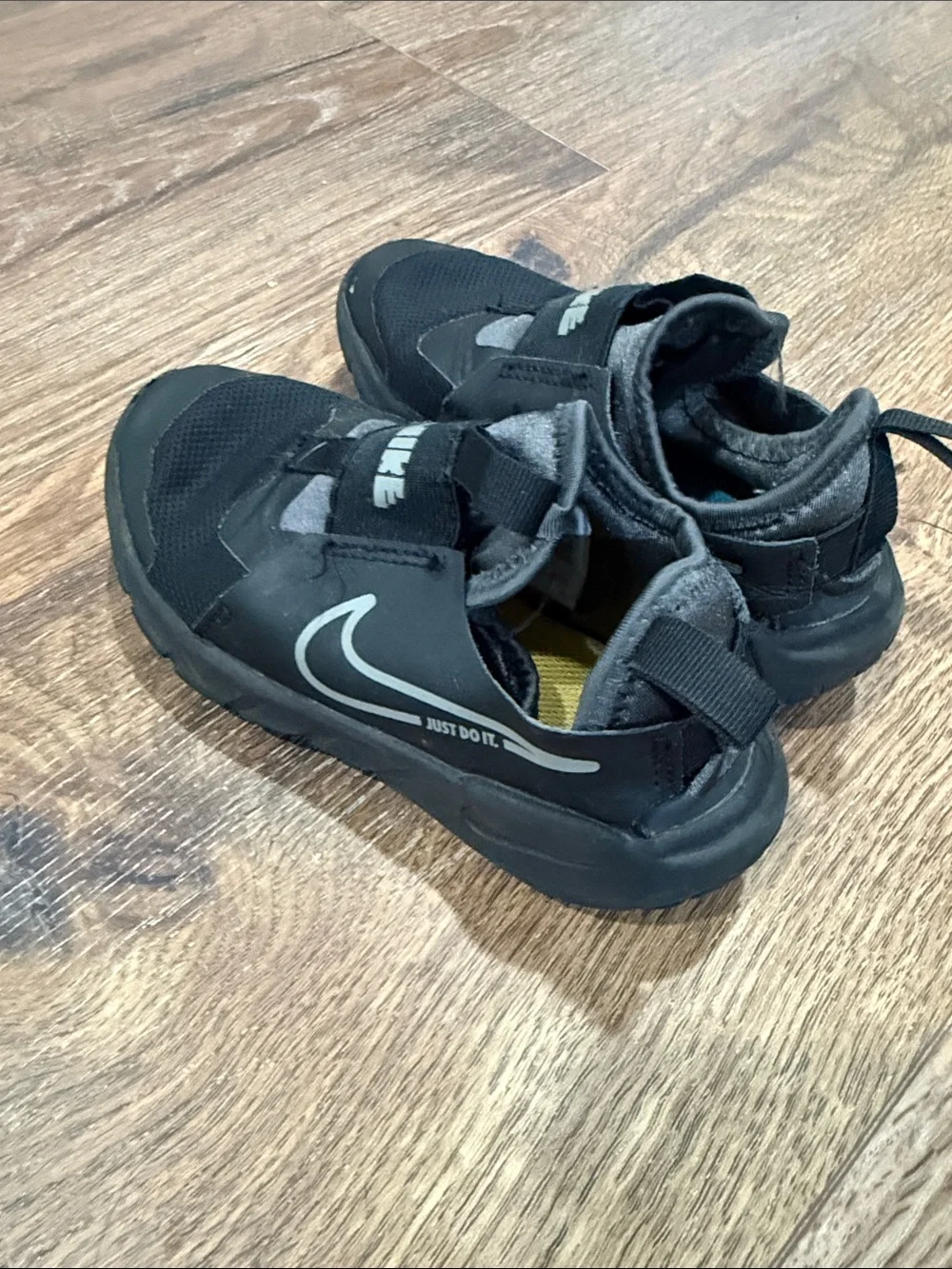 Nike Kids Black Slip-On Sneakers with Reflective Swoosh